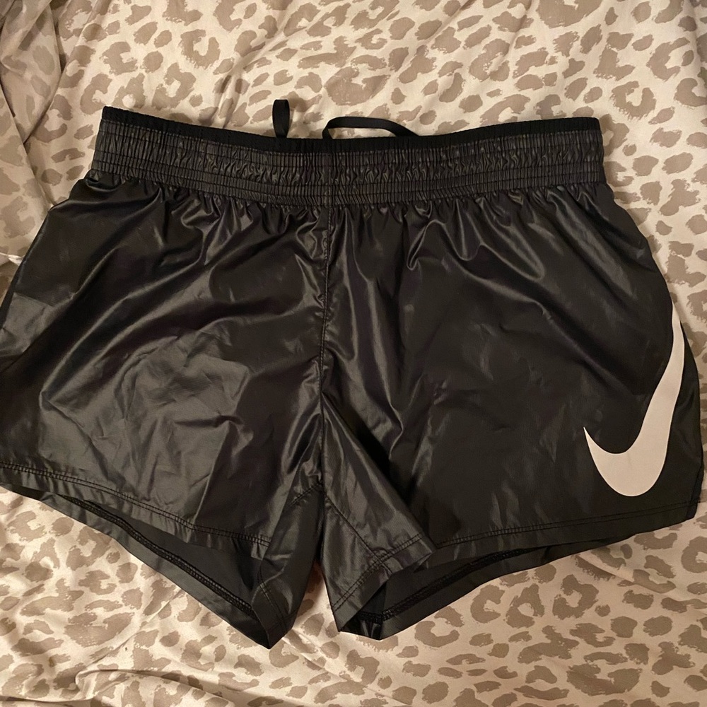 windbreaker nike shorts